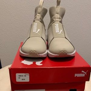 Women’s puma sneakers